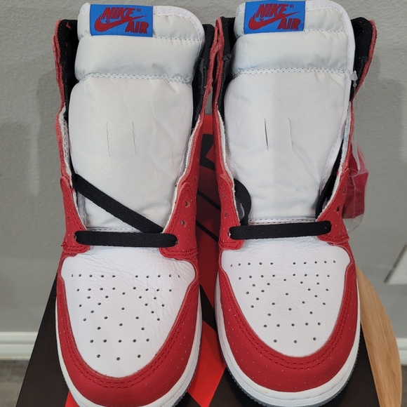 "Spider-Man" Air Jordan Retro 1 OG High  Origin red sneakers - Picture 3 of 5